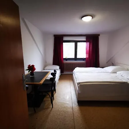 Fügnerova 2578 *