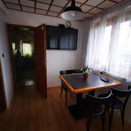 Fügnerova 2578 Hotel *